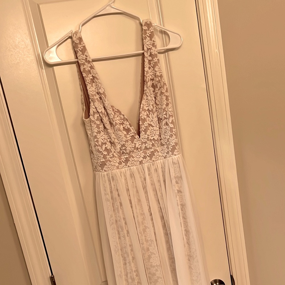 BEAUTIFUL WHITE DRESS- perfect for our future BRIDES